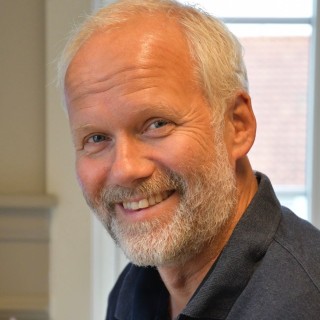 Nærbilde av mann med 